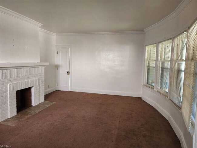 Building Photo - 3384 Beechwood Ave