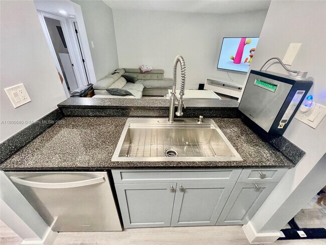 Foto del edificio - 8130 NW 15th Manor