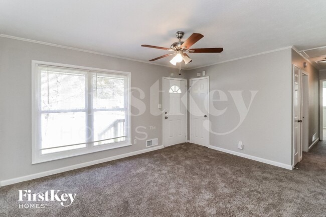 Foto del edificio - 143 Andover Dr