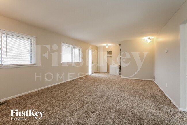 Foto del edificio - 5503 Moonlight Dr