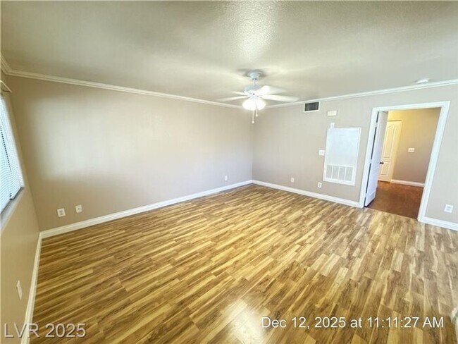 Foto del edificio - COZY 1ST FLOOR UNIT TUCKED AWAY IN THE OLD HENDERSON AREA!!