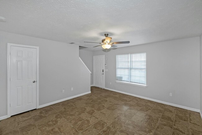 Building Photo - 134 Point Pl Dr