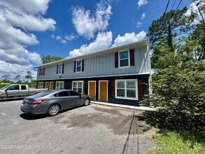 Building Photo - 707 Rainer Rd