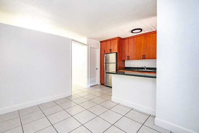 Foto del edificio - Bright & Spacious 1BR Near Everything You ...