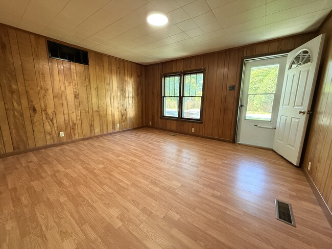 Building Photo - 407 E Osborn St