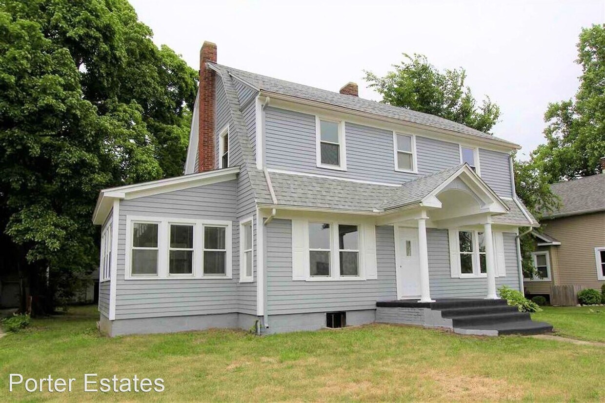 Primary Photo - 3 br, 1 bath House - 615 N. First St.