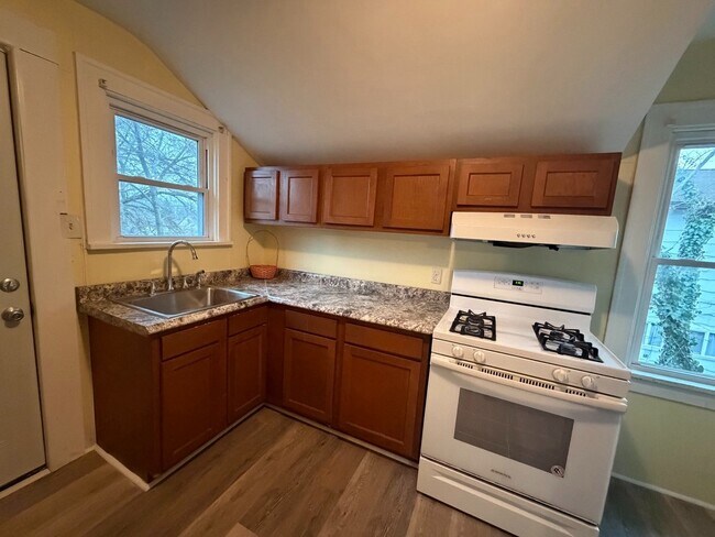 Foto del edificio - Affordable 1-Bedroom Apartment | Utilities Included | No Laundry