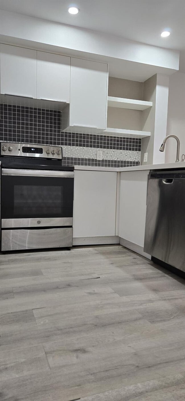 Building Photo - 10930 Royal Palm Blvd