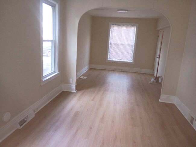 Foto del edificio - 137 Lockwood Ave