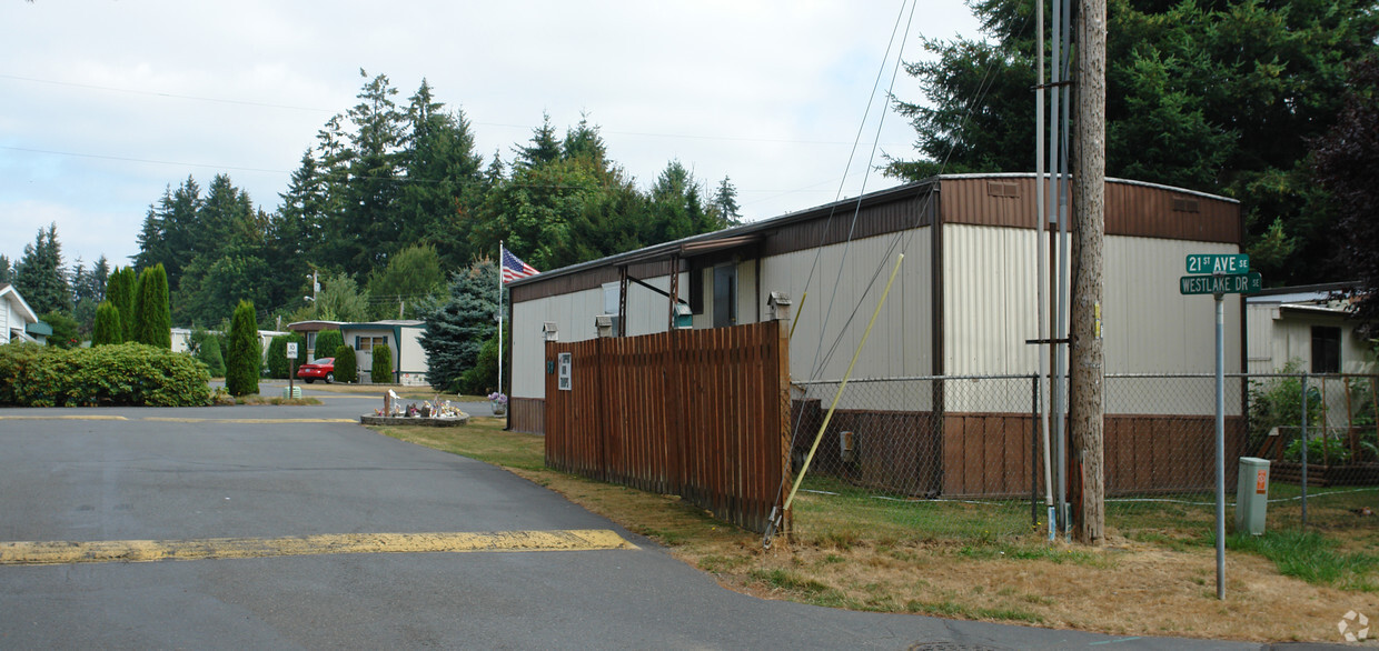 Building Photo - Edgelake Mobile Home Park