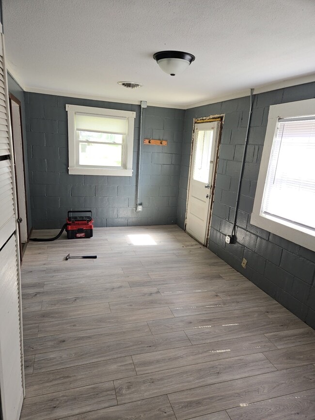 Building Photo - 813 N 11th St