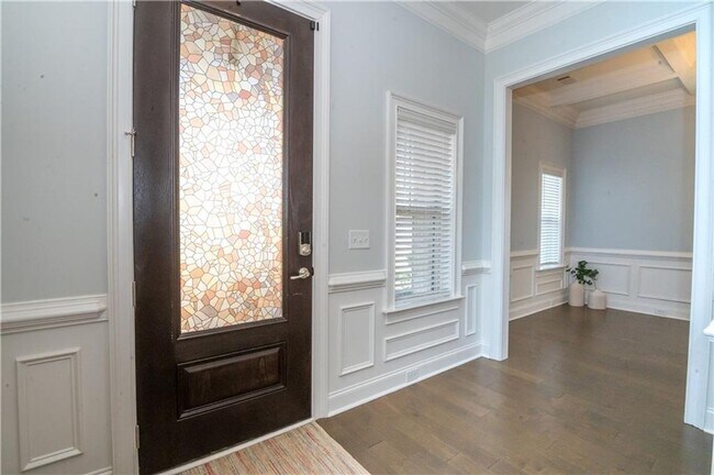Foto del edificio - Spacious & Stylish 4BD Home with Loft in C...