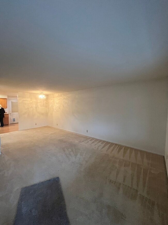 Foto del edificio - 2-bedroom 1-bathroom duplex in Thurston