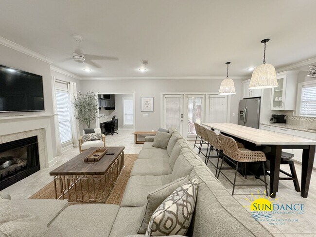 Building Photo - Coastal Living with a private Outdoor Oasis!