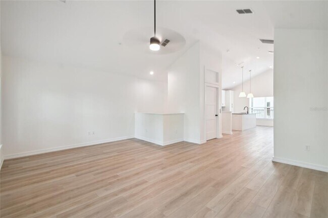 Foto del edificio - 1602 Park Lake St