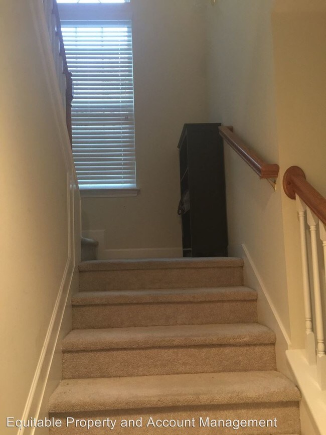 Building Photo - 27 Bluehaw Ct