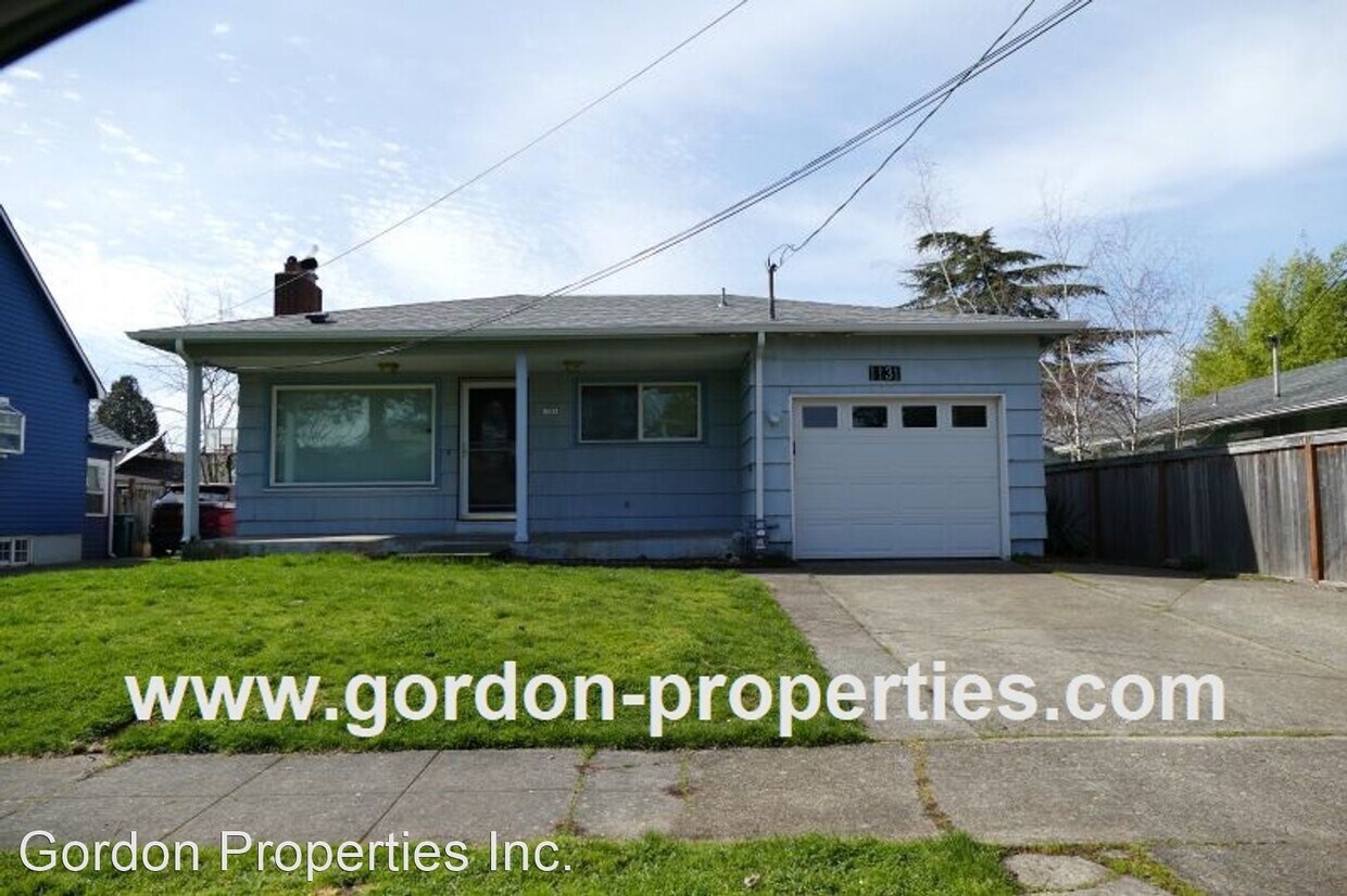 Primary Photo - 8 br, 3 bath House - 1131 NE 72nd Ave