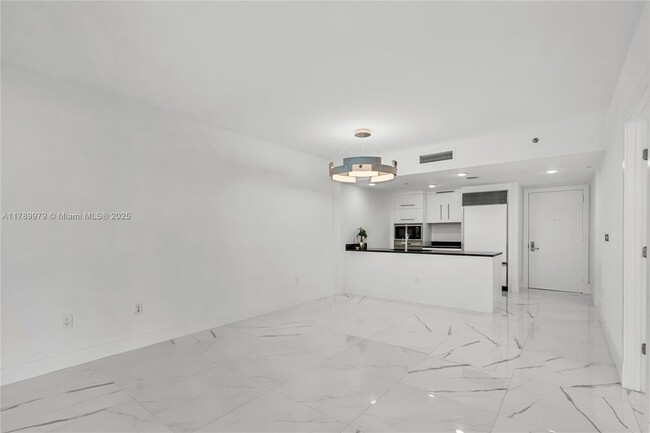 Foto del edificio - 475 Brickell Ave