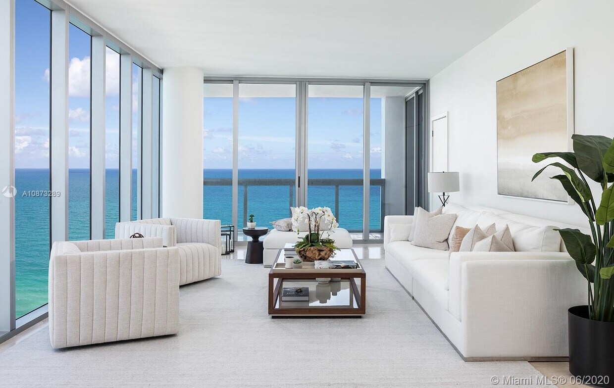Foto principal - 6899 Collins Ave