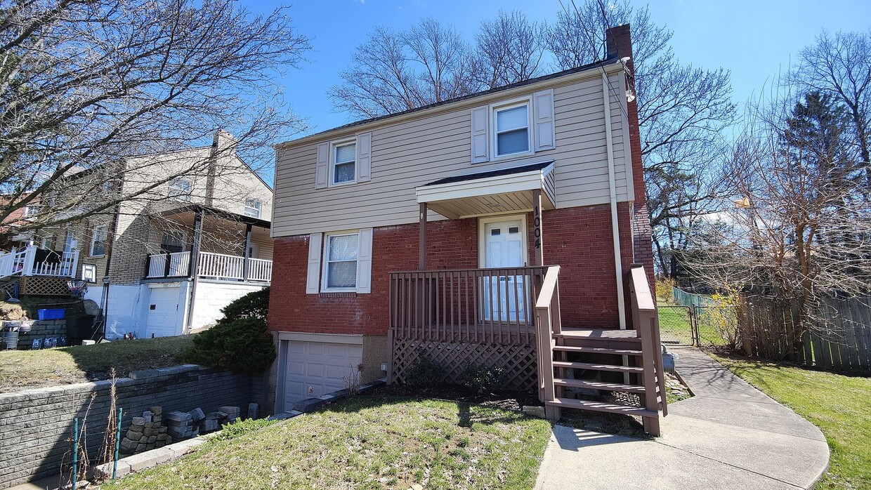 *Beautifully Updated & Charming 3BD/1BA Single-Family Home Available in West Mifflin* - *Beautifully Updated & Charming 3BD/1BA Single-Family Home Available in West Mifflin*
