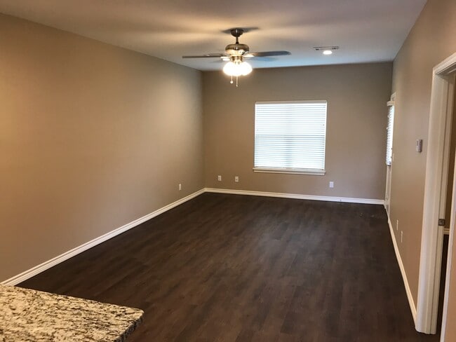 Foto del edificio - 604 Pecan Ct