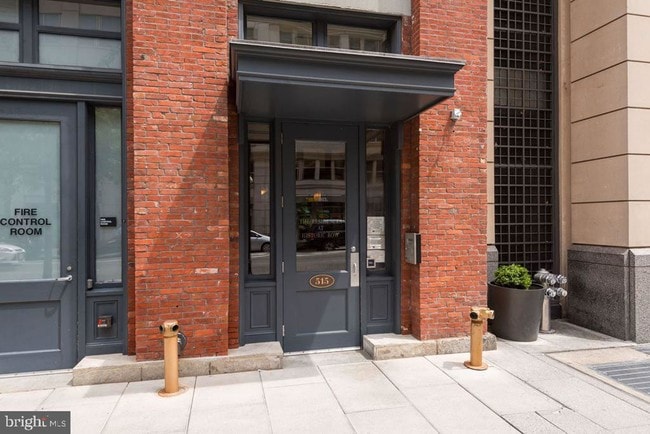 Building Photo - 515 9th St NW
