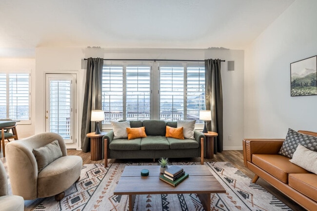 Building Photo - 1267 E Hickenlooper Way