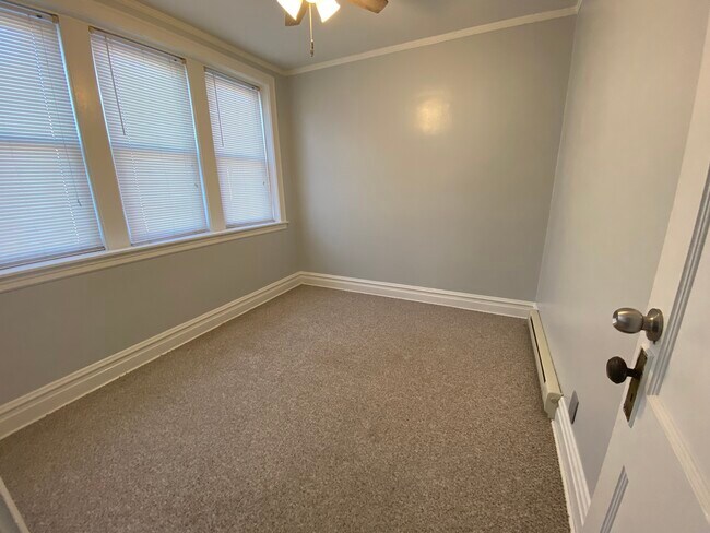 Foto del edificio - 7318 W Archer Ave