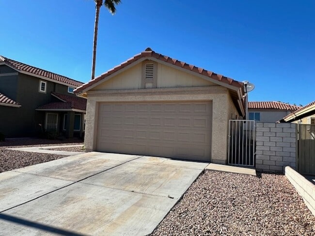 Building Photo - Fabulous 3 bedroom  Home