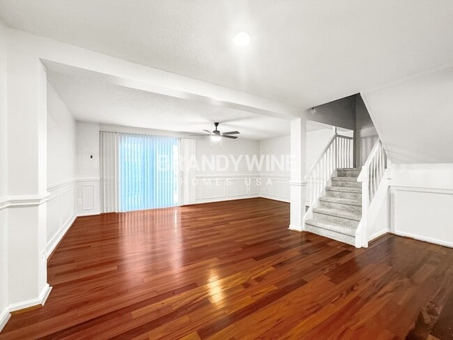 Building Photo - 230 Water Oak Dr