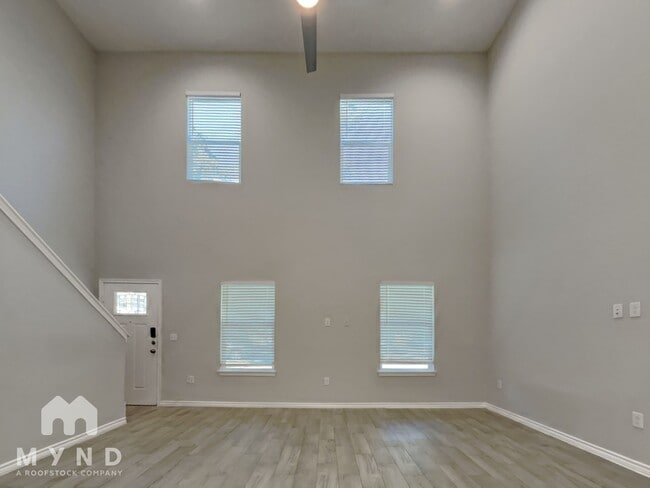 Building Photo - 15840 Forest Dr