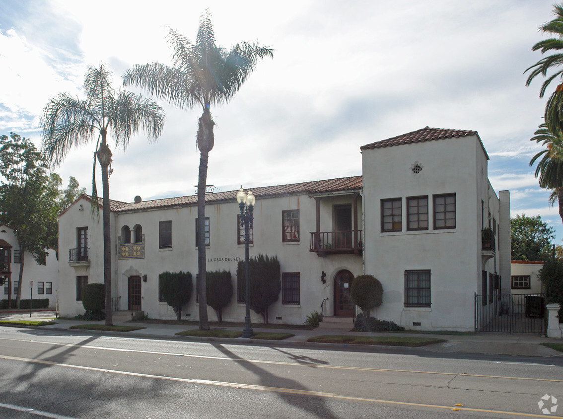 Building Photo - La Casa del Rey