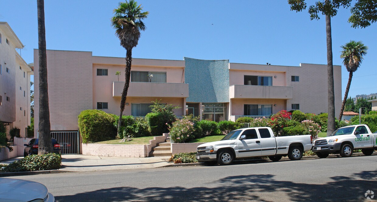Building Photo - 545 N Hayworth Ave