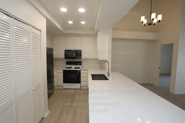 Foto del edificio - 10401 Garden Grove Blvd