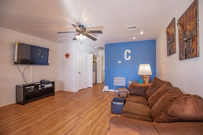 Foto del edificio - 800 Sherwood Dr