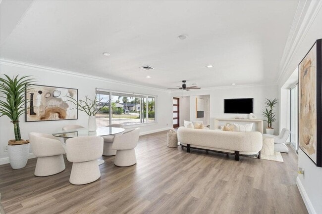 Foto del edificio - 714 SW 25th Ave