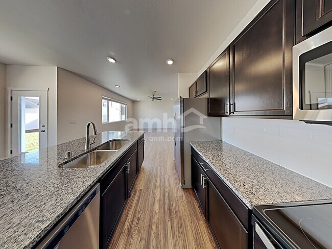 Foto del edificio - 19323 17th Ave Ct E
