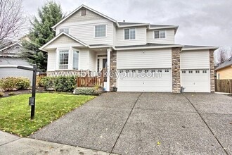 Building Photo - 907 N 9th Way