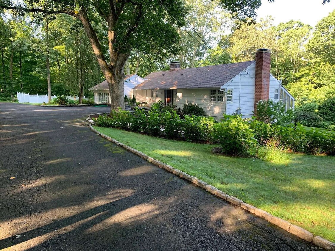 Foto principal - 10 Powder Horn Hill Rd