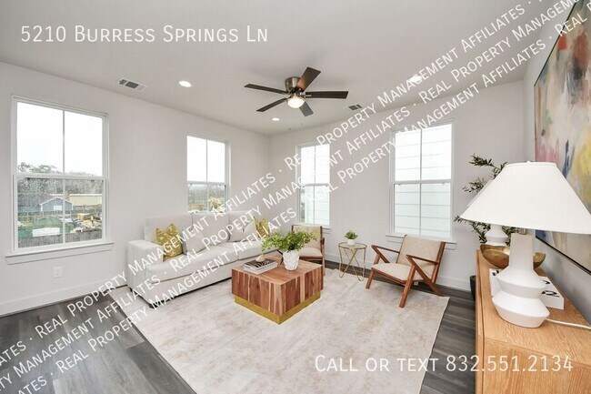 Foto del edificio - 5210 Burress Springs Ln