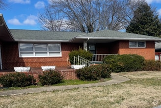 Building Photo - 119 Hawkins Ave