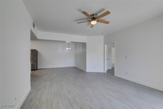 Building Photo - 5655 E Sahara Ave