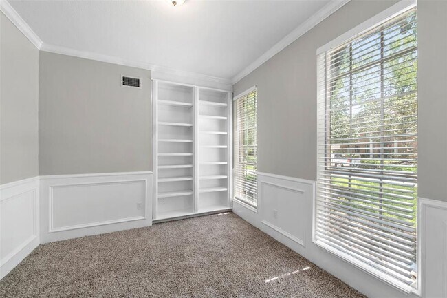 Building Photo - 5811 Laurel Caverns Dr