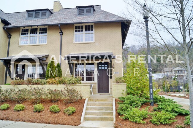 Foto del edificio - Beautiful Loft Style Townhome For Rent off...