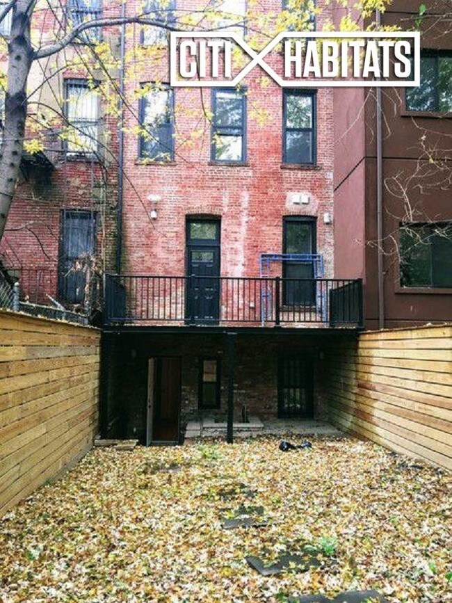 Building Photo - 714 Quincy St