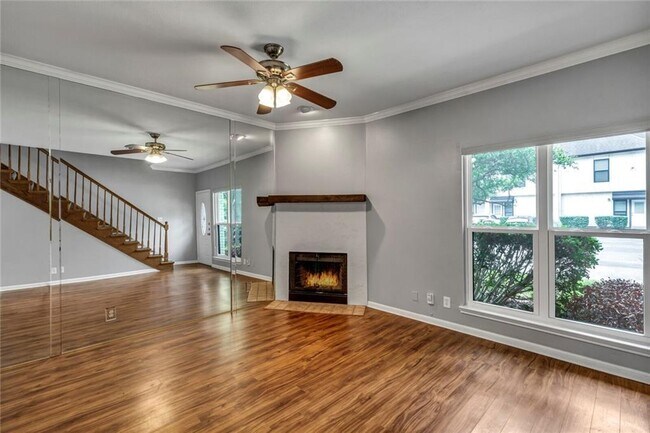 Foto del edificio - 1307 Kinney Ave