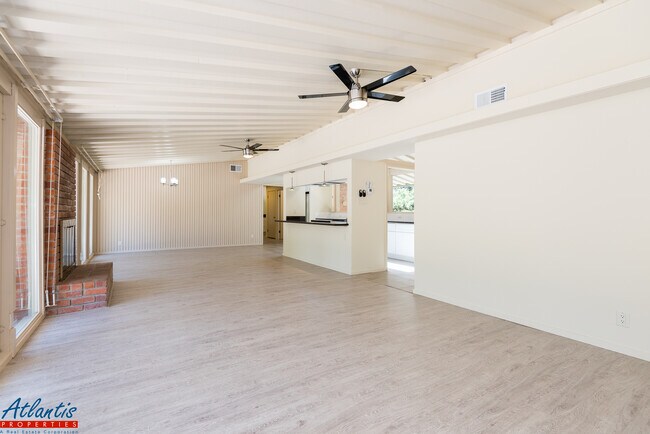 Building Photo - 18631 Blythswood Dr