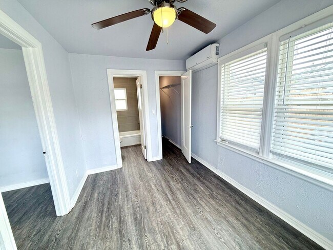 Foto del edificio - Updated Studio Home in Lyons Park Neighborhood!!