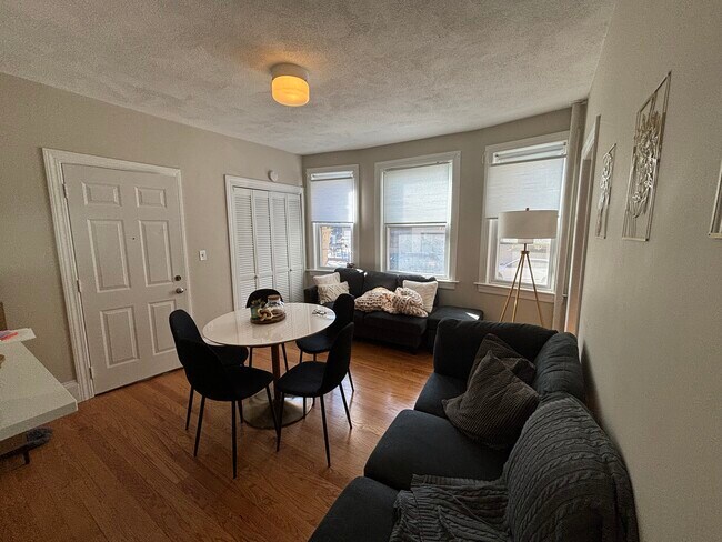 Foto del edificio - 100 Saint Marys St