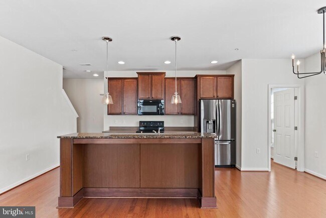 Foto del edificio - 3030 Meridian Cmns